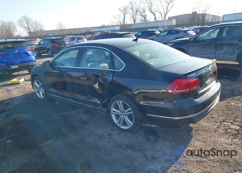 2015 Volkswagen Passat 3.6L V6 Sel Premium z USA, uszkodzony, nr VIN 1VWCM7A39FC002496